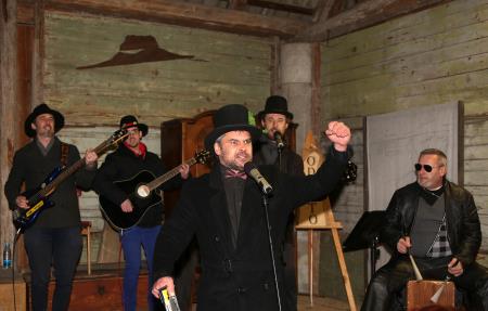 PUSTNA RAZSTAVA GALERIJA KRPAN 10 FOTO LJUBO VUKELIČ